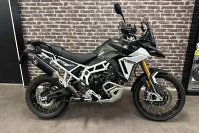 Triumph Tiger 900 Rally PRO (2024) thumbnail 1