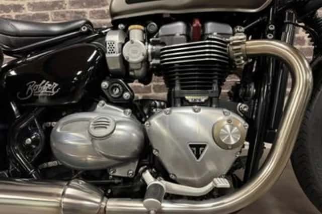 Triumph Bonneville Bobber (2017) thumbnail 5