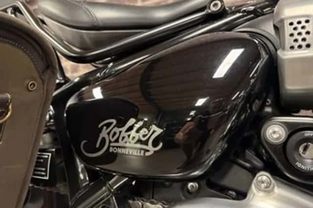 Triumph Bonneville Bobber (2017) thumbnail 6