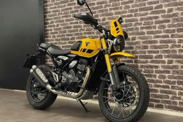Triumph Scrambler 400 XC (2025) thumbnail 2