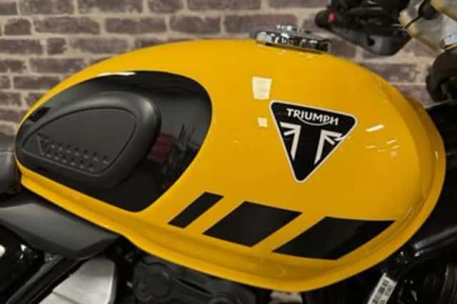 Triumph Scrambler 400 XC (2025) thumbnail 3
