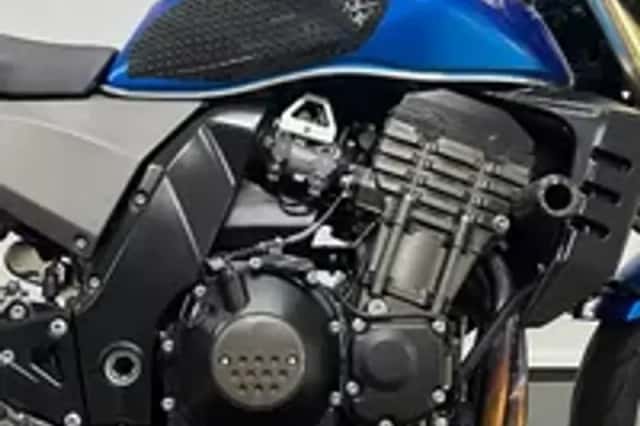 Kawasaki Z1000 (2006) thumbnail 3