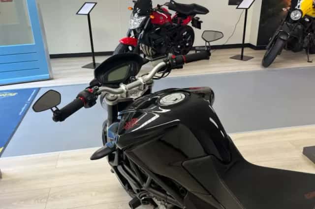 MV Agusta Brutale 675 (2012) thumbnail 3