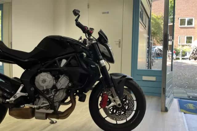 MV Agusta Brutale 675 (2012) thumbnail 6