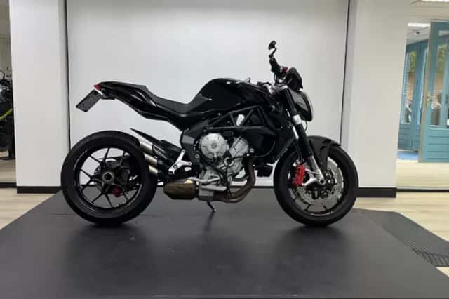 MV Agusta Brutale 675 (2012) thumbnail 1