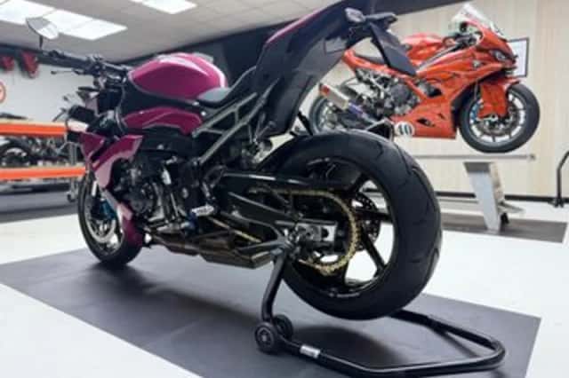 BMW M 1000 R (2025) thumbnail 5