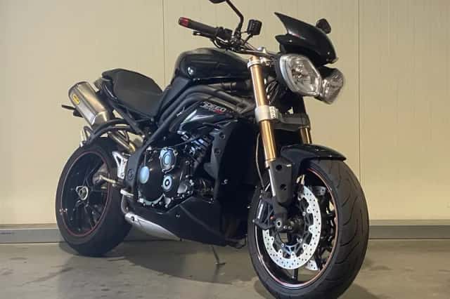 Triumph Speed Triple 1050 (2018) thumbnail 2