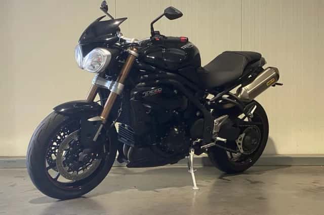 Triumph Speed Triple 1050 (2018) thumbnail 3