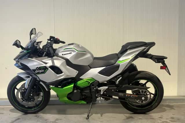 Kawasaki Ninja 7 Hybrid (2024) thumbnail 5
