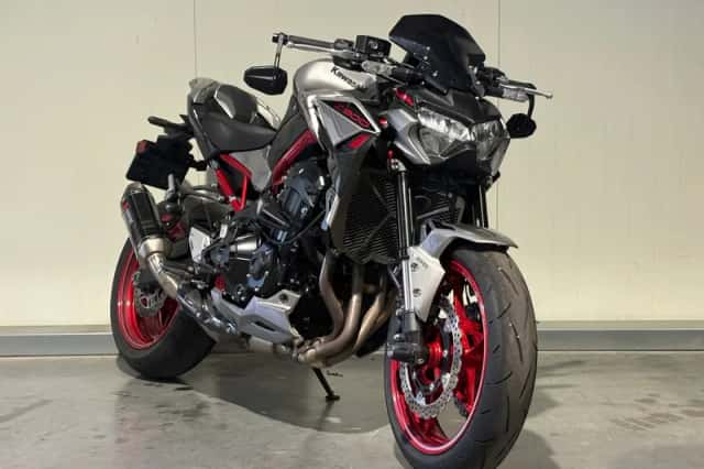 Kawasaki Z900 (2024) thumbnail 2
