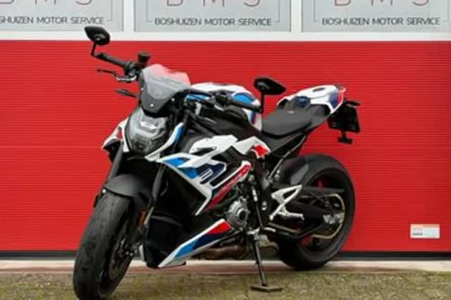 BMW M 1000 R (2023) thumbnail 3