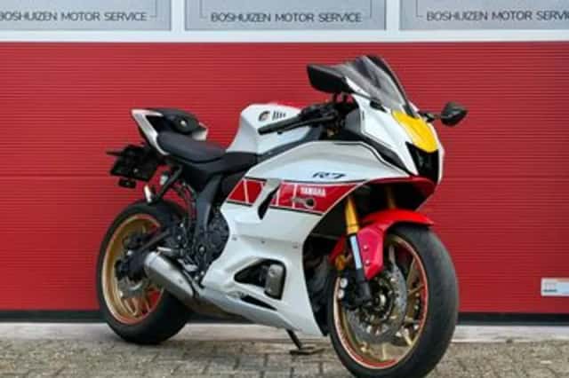 Yamaha R7 World GP 60TH Anniversary (2023) thumbnail 2