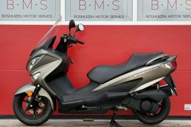 Suzuki Burgman 200 (2018) thumbnail 3