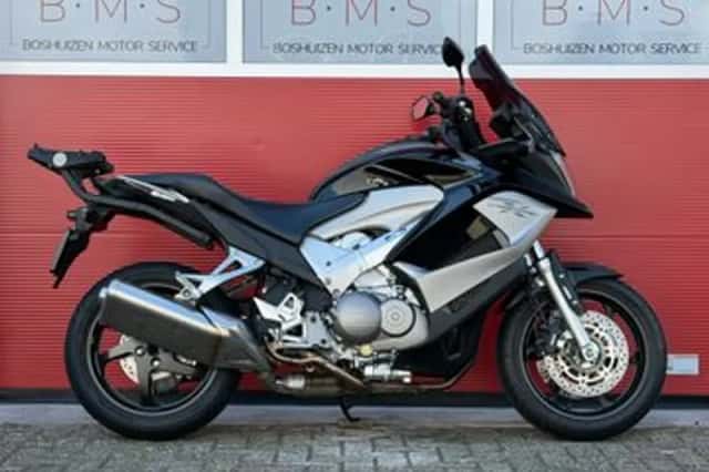 Honda VFR800 (2014) thumbnail 1