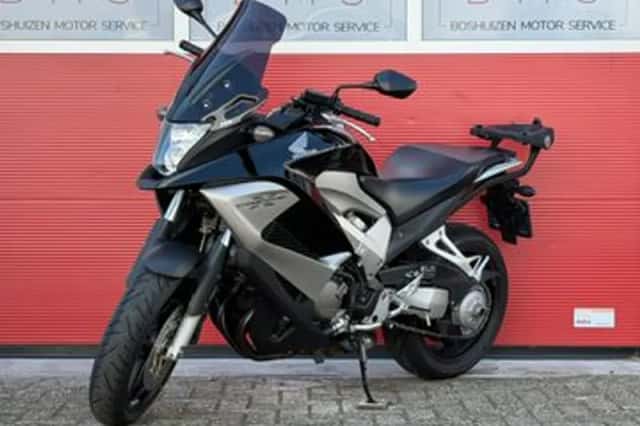 Honda VFR800 (2014) thumbnail 3