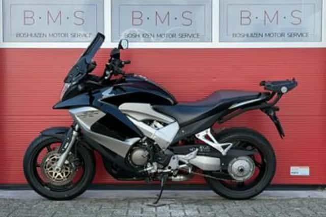 Honda VFR800 (2014) thumbnail 4