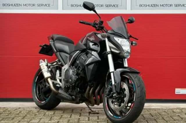 Honda CB1000R (2011) thumbnail 2