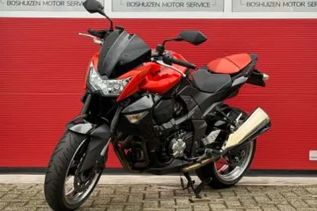 Kawasaki Z1000 (2010) thumbnail 3