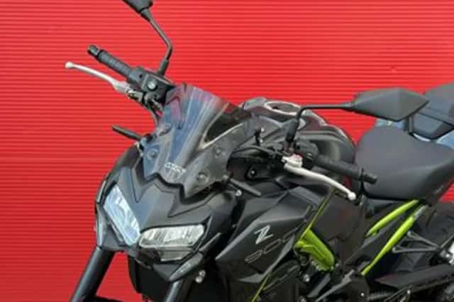 Kawasaki Z900 (2023) thumbnail 6