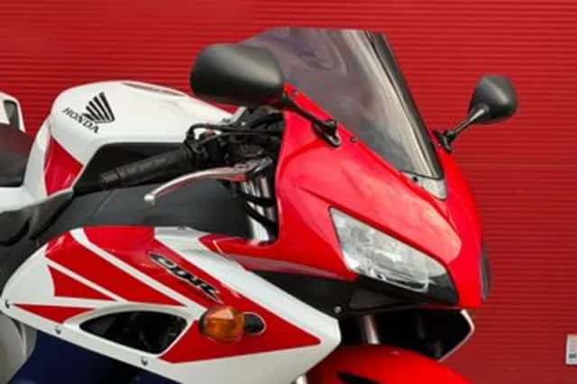 Honda CBR1000RR (2005) thumbnail 5
