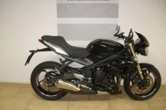 Triumph Street Triple (2015) thumbnail 1