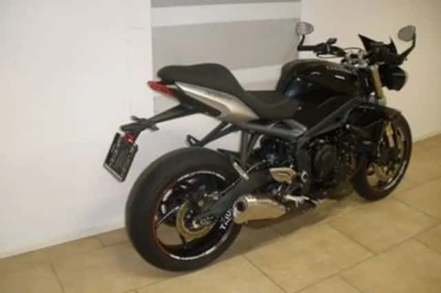 Triumph Street Triple (2015) thumbnail 3