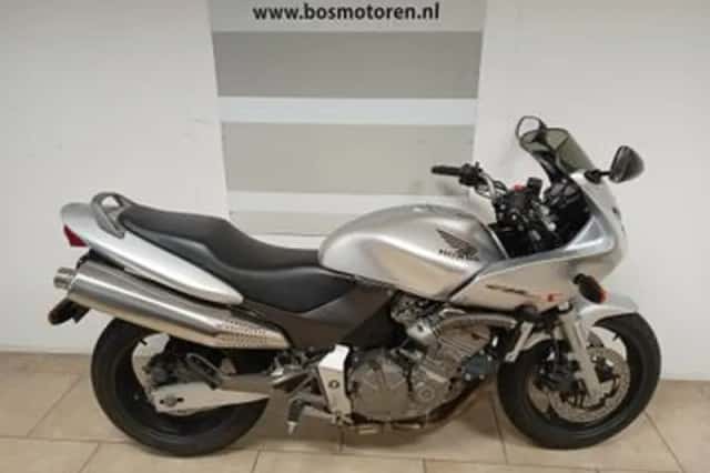 Honda CB 600 F Hornet (2002) thumbnail 1