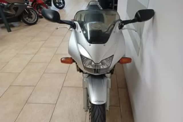 Honda CB 600 F Hornet (2002) thumbnail 3