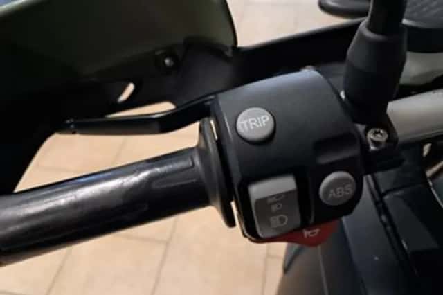 BMW R 1200 R (2007) thumbnail 3