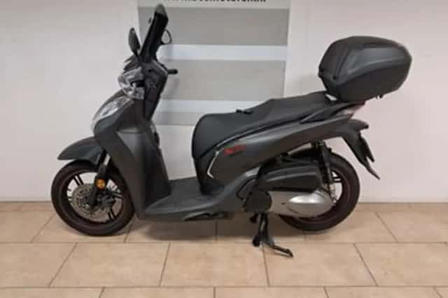 Honda SH 300i (2019) thumbnail 1