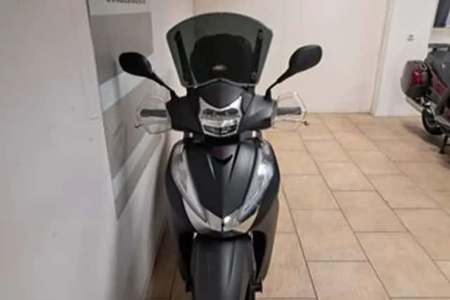 Honda SH 300i (2019) thumbnail 4