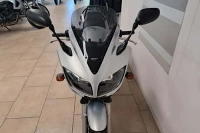 Yamaha FZS 600 Fazer (2003) thumbnail 3