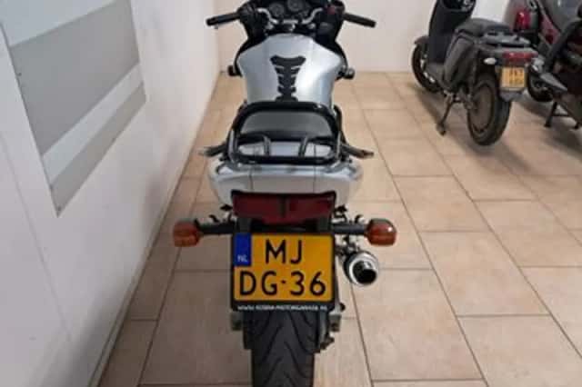 Yamaha FZS 600 Fazer (2003) thumbnail 5