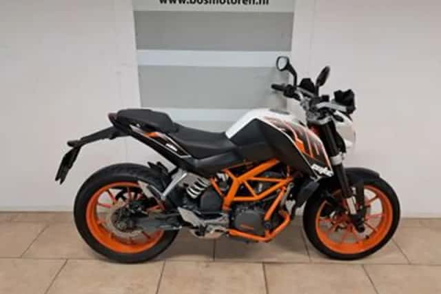 KTM 390 Duke (2015) thumbnail 1