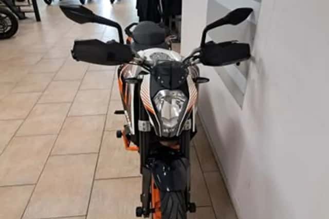 KTM 390 Duke (2015) thumbnail 3