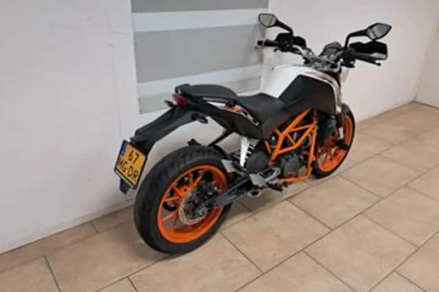 KTM 390 Duke (2015) thumbnail 4