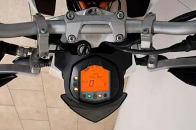 KTM 390 Duke (2015) thumbnail 6