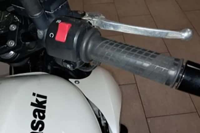 Kawasaki Er-6n (2011) thumbnail 2