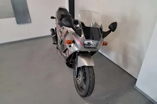 Suzuki GSX 750 F (1992) thumbnail 2