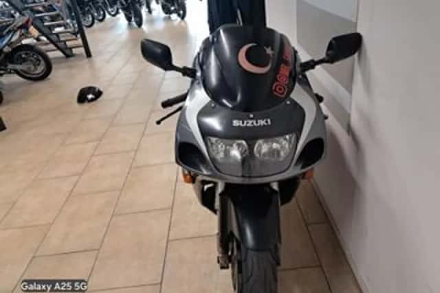 Suzuki GSX-R750 (1998) thumbnail 3