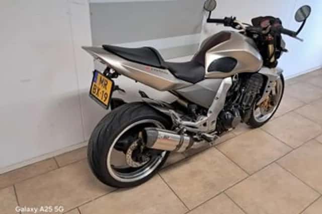 Kawasaki Z1000 (2007) thumbnail 2