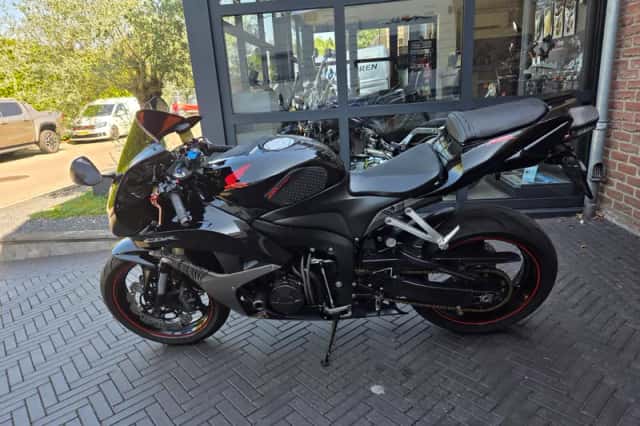 Honda CBR600RR (2008) thumbnail 1