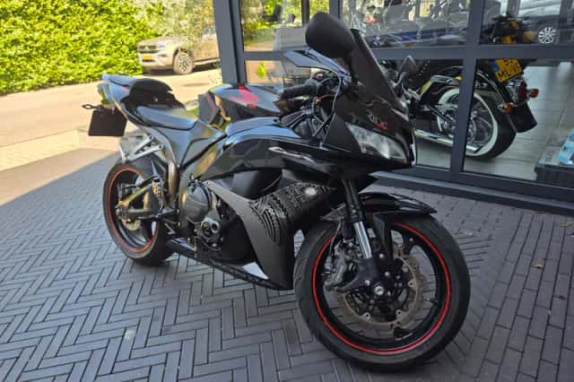Honda CBR600RR (2008) thumbnail 3