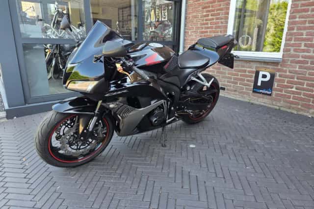Honda CBR600RR (2008) thumbnail 4