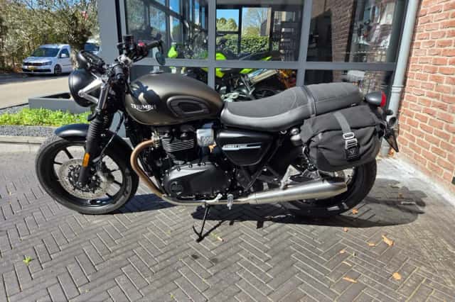 Triumph Street Twin (2019) thumbnail 1