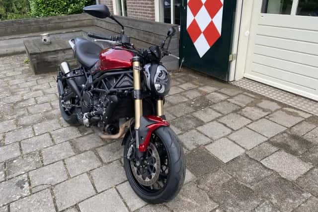 Benelli 752S (2020) thumbnail 2
