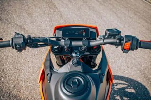KTM SMC 125 (2025) thumbnail 3