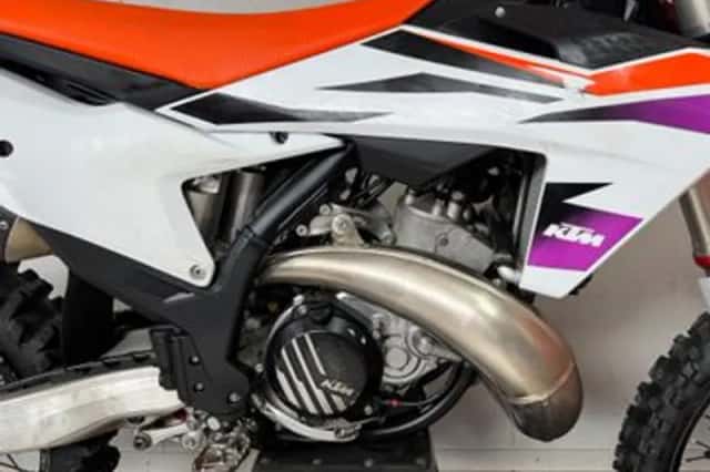 KTM 300 SX (2024) thumbnail 2