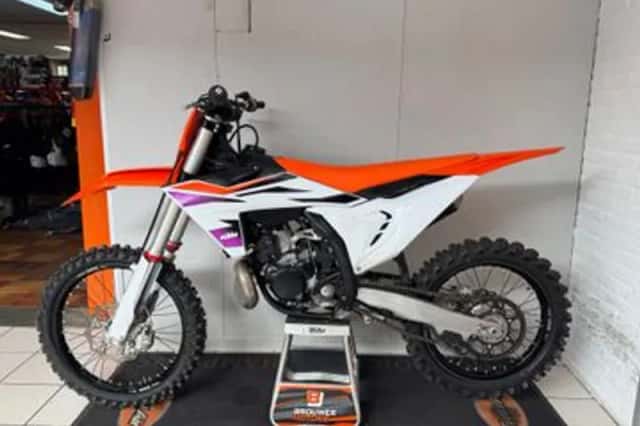 KTM 300 SX (2024) thumbnail 3