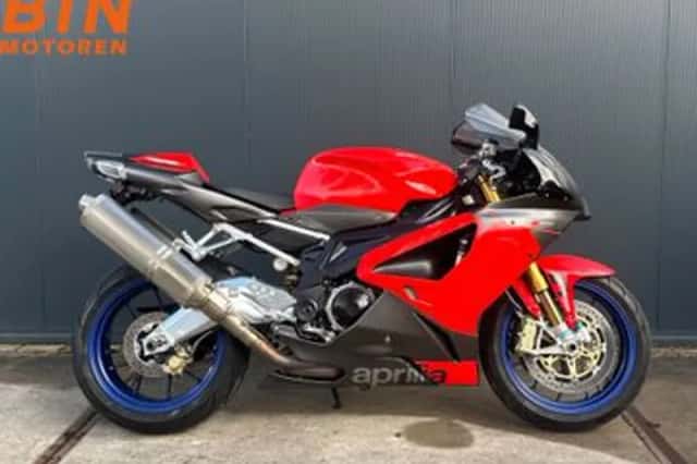 APRILIA RSV 1000 R Factory (2006) thumbnail 1